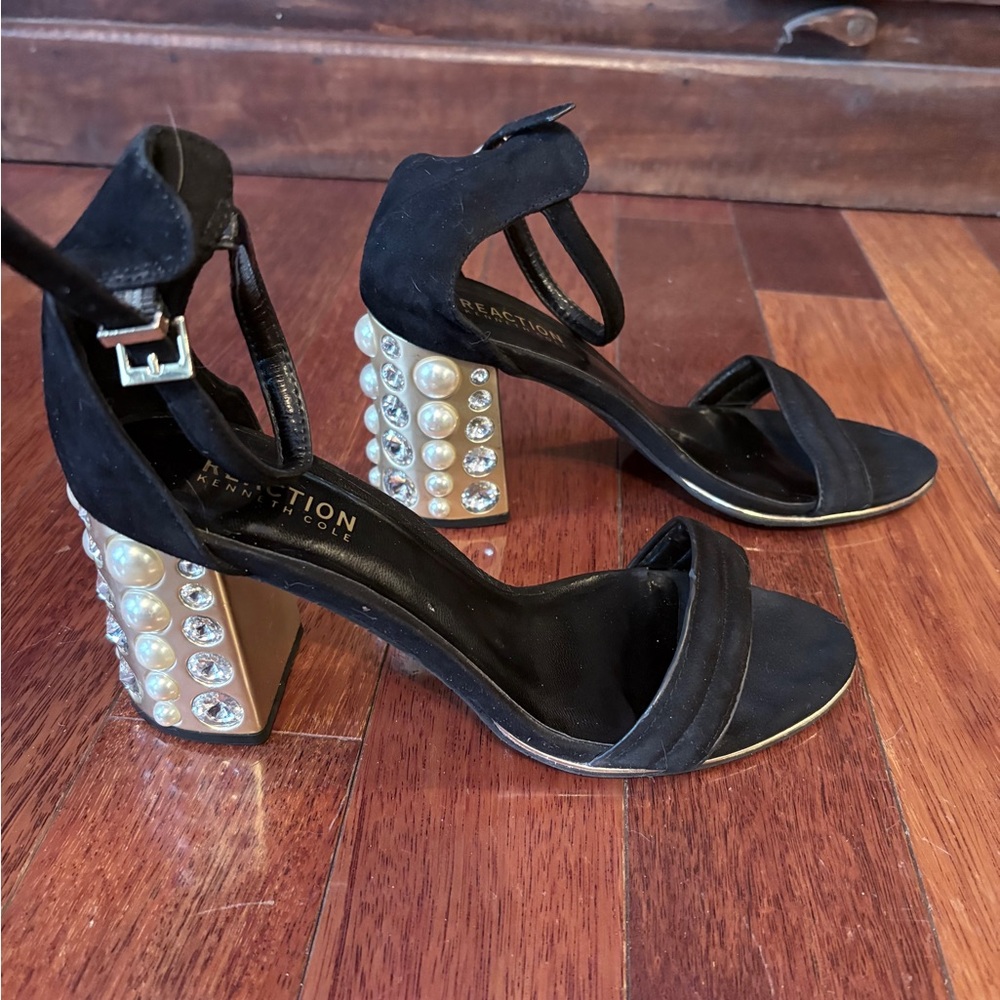 Kenneth Cole Reaction Black Heels with Pearl Embellishments